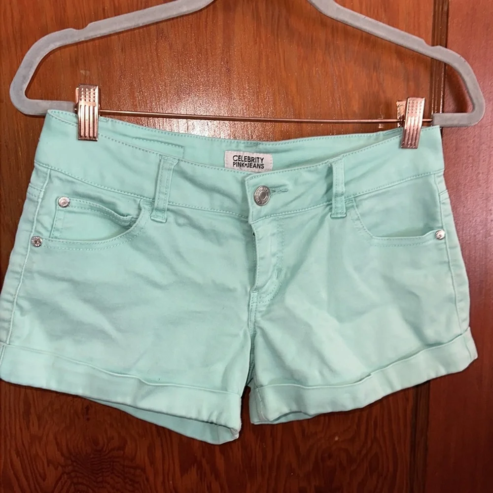 CELEBRITY PINK•JEANS Junior Size 7 Super Short Shorts in Spring Green